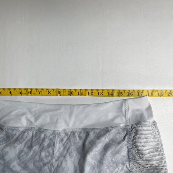 Lululemon Run Bright At Night Shorts Womens 12 Gray Blazer Print / White W7511S - Picture 11 of 11